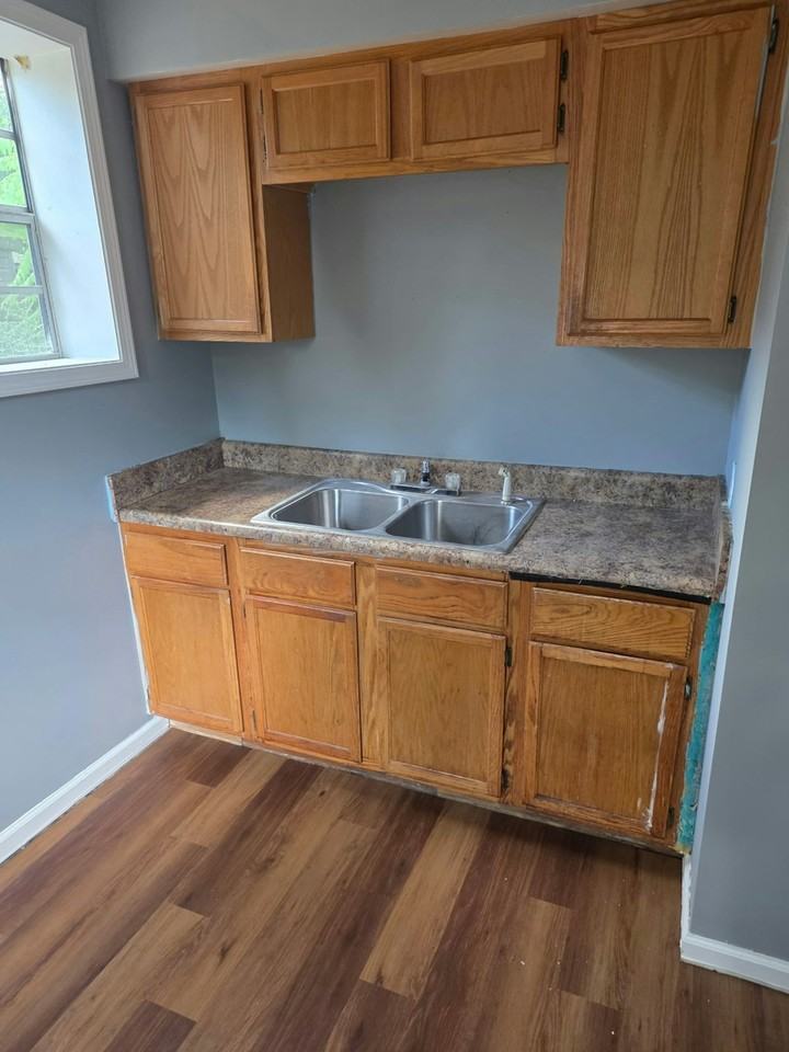 1106 Parkland Rd - Photo 3 of 9