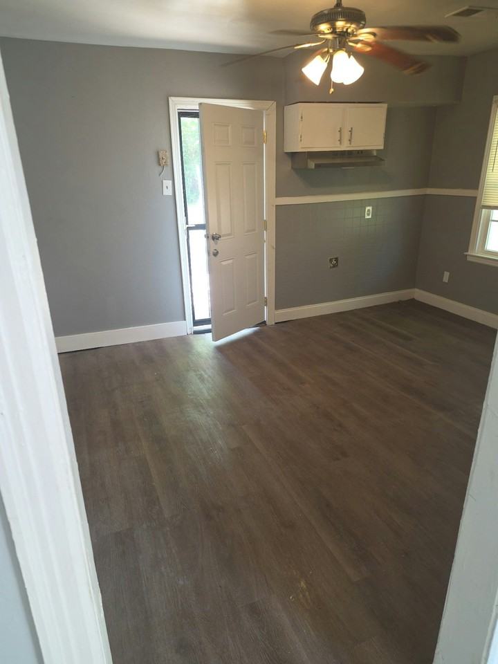 3466 Heckle Avenue - Photo 3 of 8