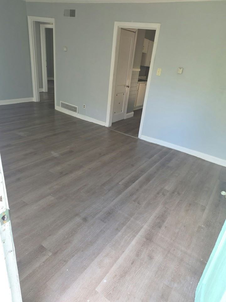 3466 Heckle Avenue - Photo 5 of 8