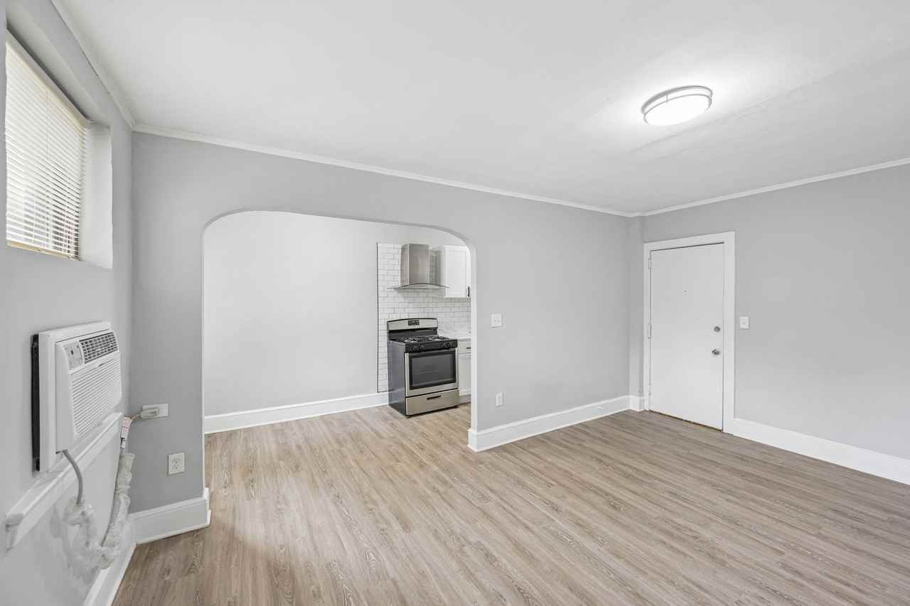 Lennox Apartments - Photo 7 of 29