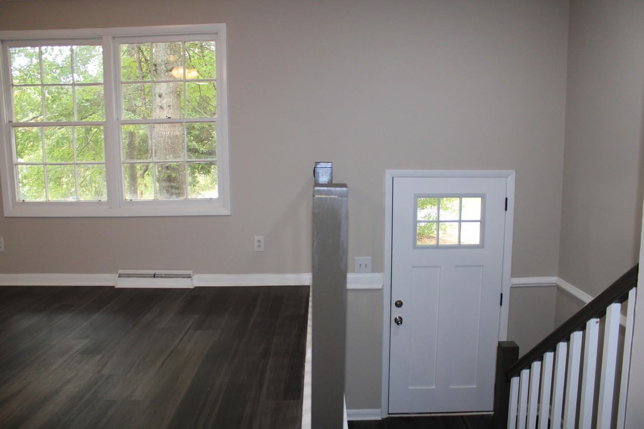 3328 Vaucluse Rd - Photo 3 of 31
