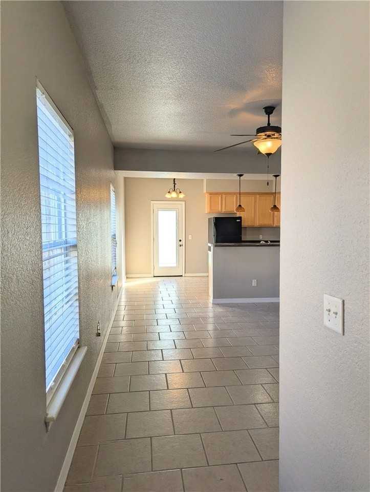 1905 Azlin Pl - Photo 2 of 14