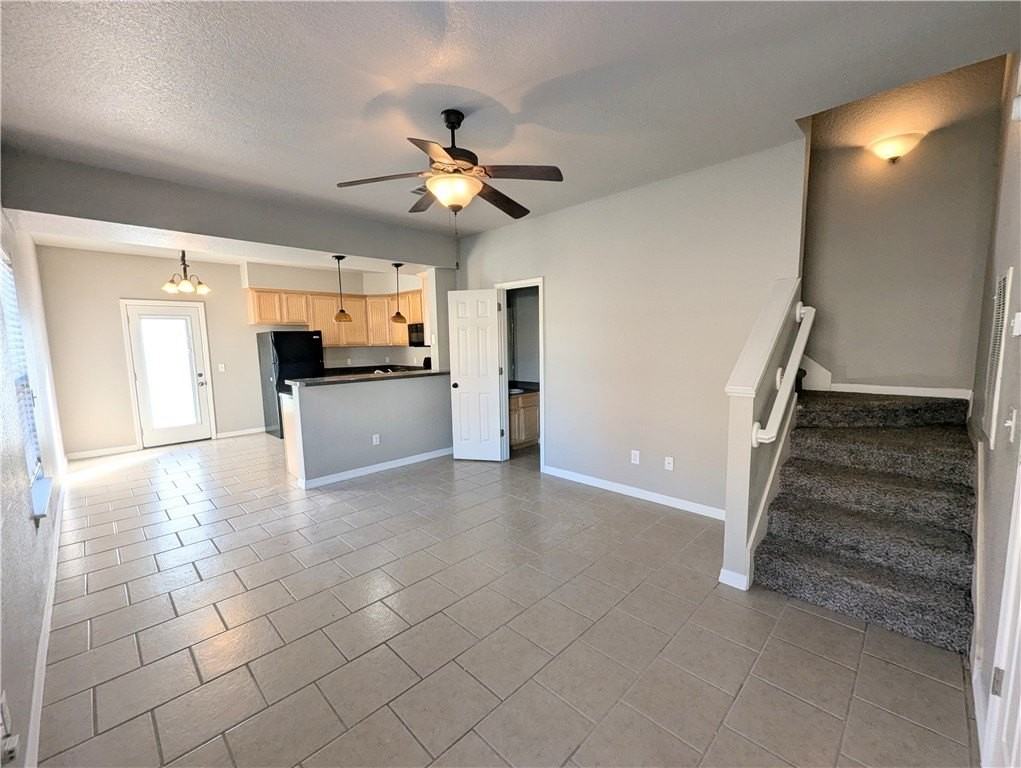 1905 Azlin Pl - Photo 3 of 14