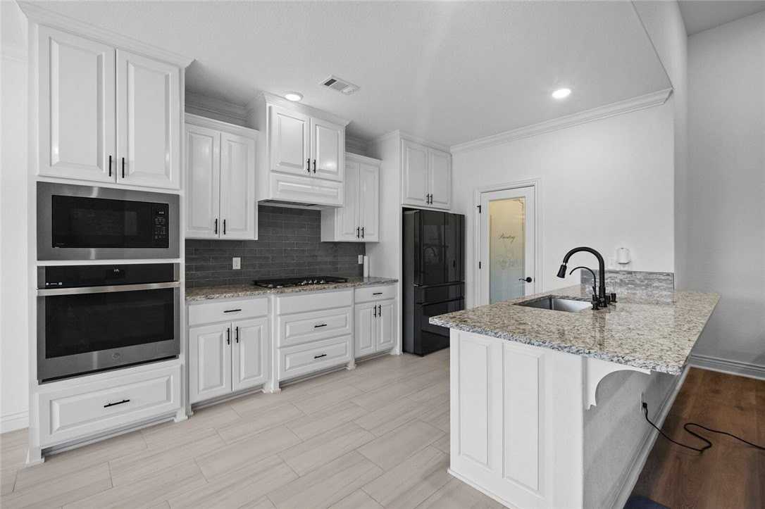 7105 Sw High Meadow Blvd - Photo 7 of 26
