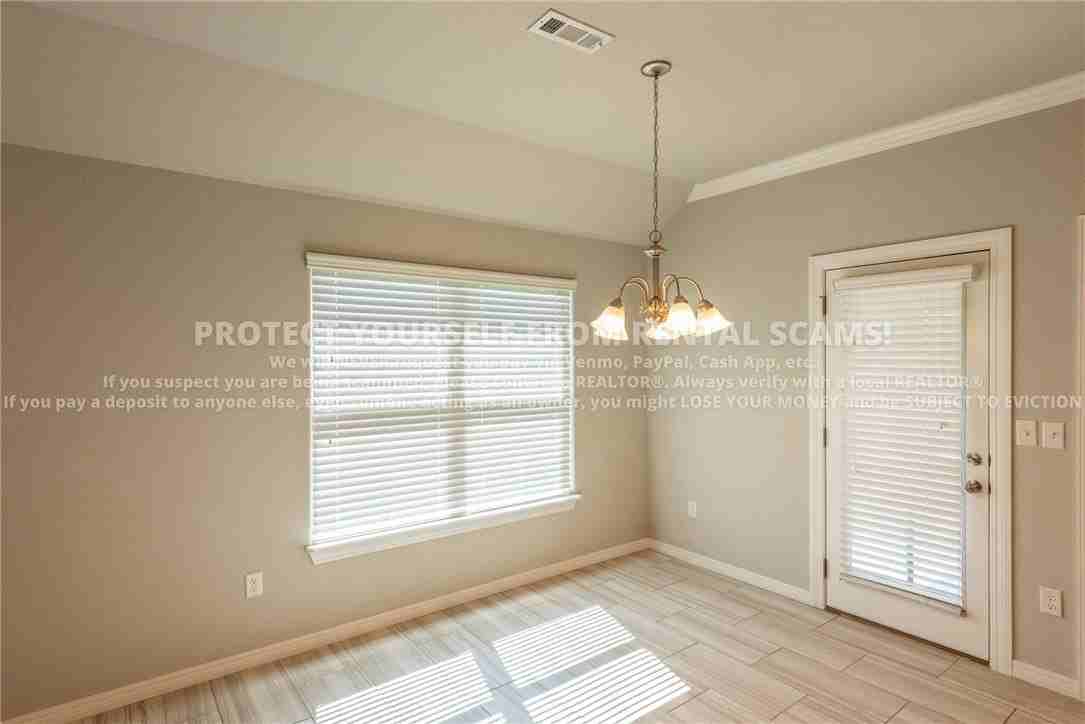 4407 W Wales Dr - Photo 6 of 15
