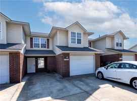 featured image of 2910 Dawn Ct Unit B