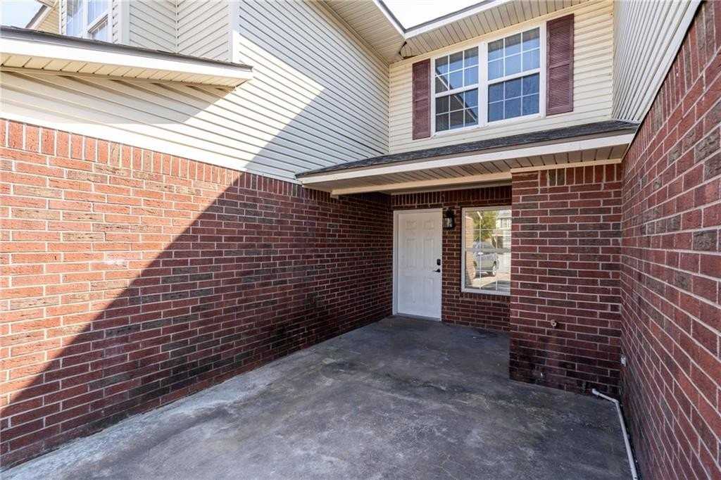 2910 Dawn Ct Unit B - Photo 2 of 15