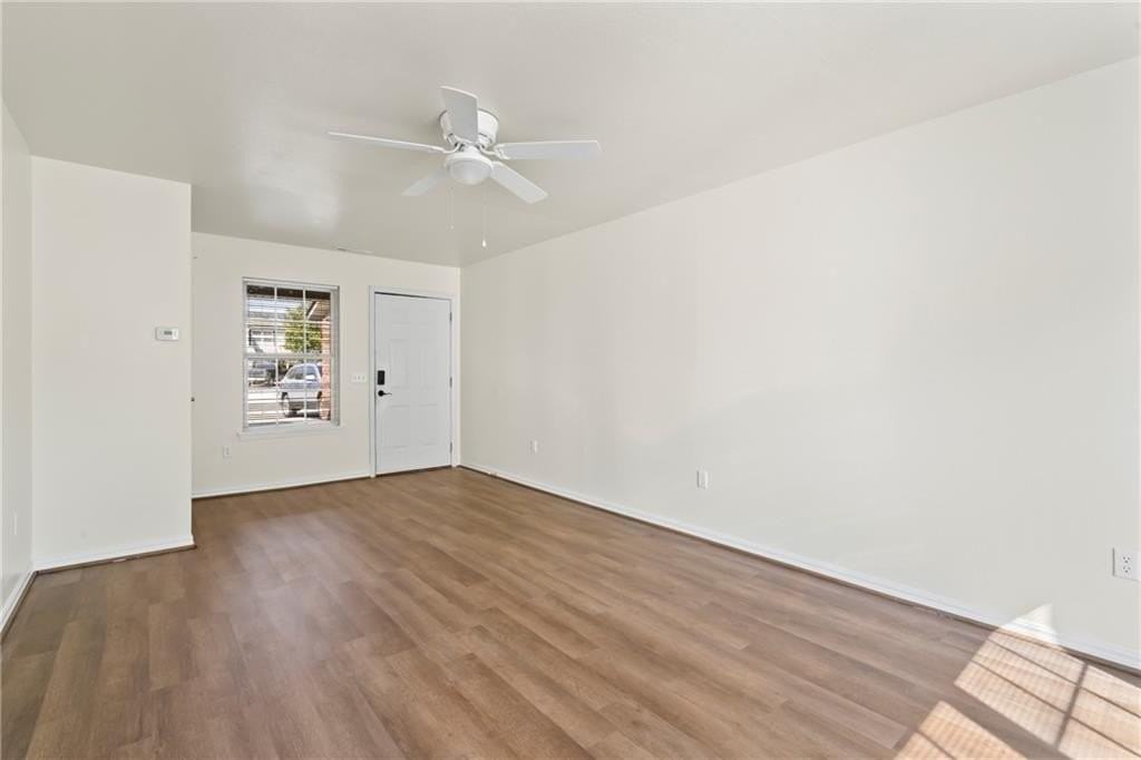 2910 Dawn Ct Unit B - Photo 3 of 15