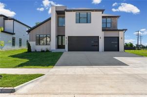 featured image of 4427 S 88th St