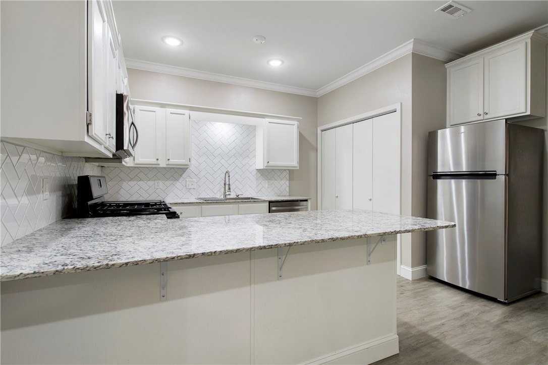 605 N 7th St - Photo 6 of 19
