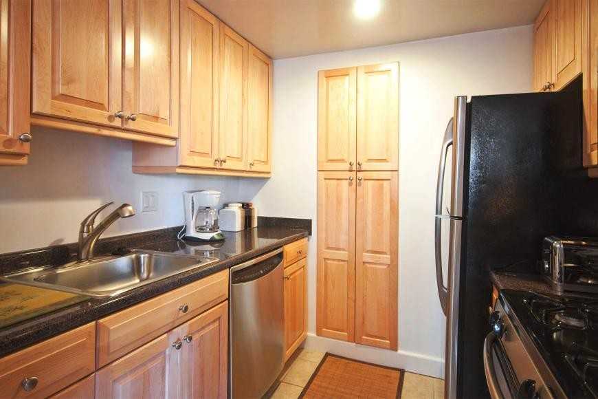 172 Gerry Rd - Photo 2 of 7