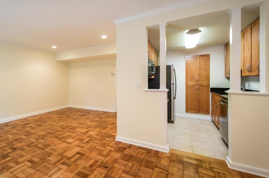 172 Gerry Rd - Photo 4 of 7