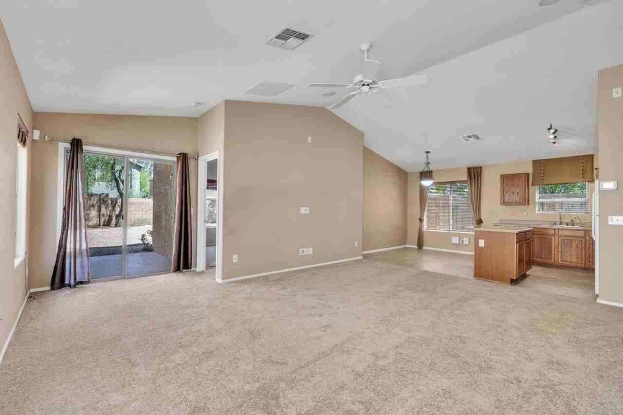 42780 W Sunland Dr - Photo 7 of 37
