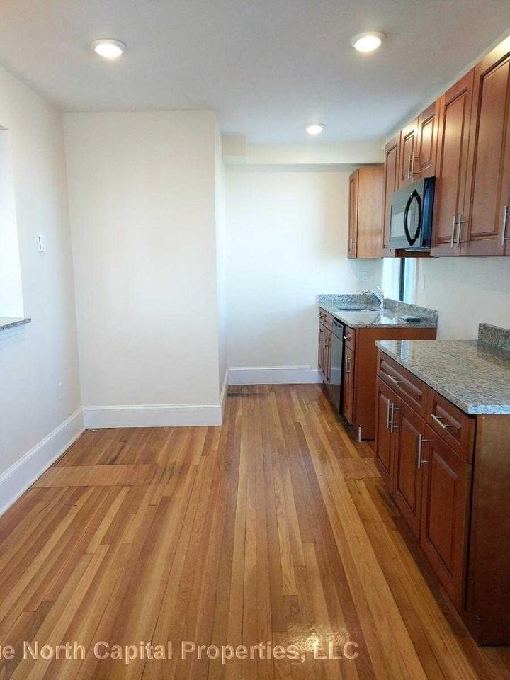 389 Broadway - Photo 2 of 10