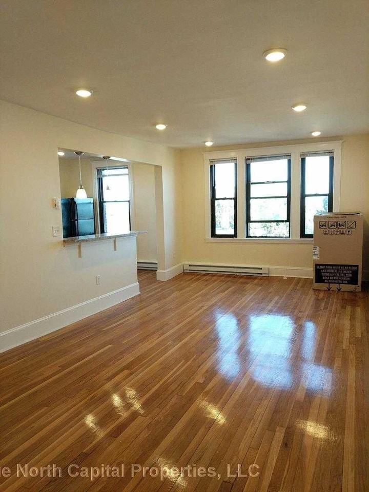 389 Broadway - Photo 4 of 10