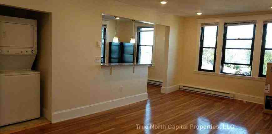 389 Broadway - Photo 6 of 10
