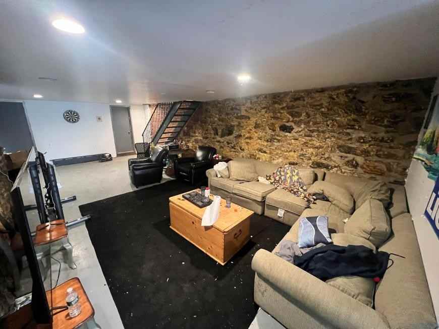 2499 Belmont Ave - Photo 2 of 8