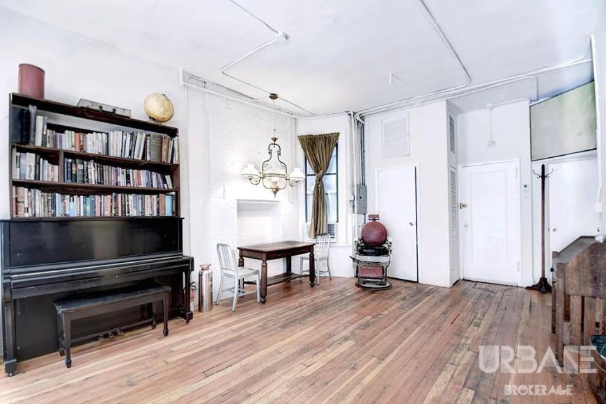 247 Grand St - Photo 6 of 8
