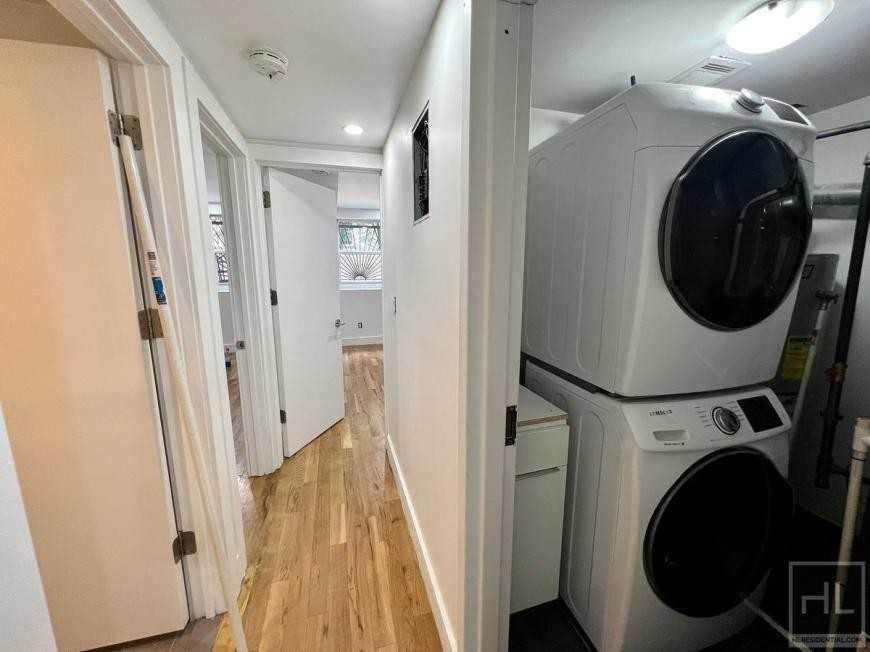 225 Macdougal St - Photo 5 of 10
