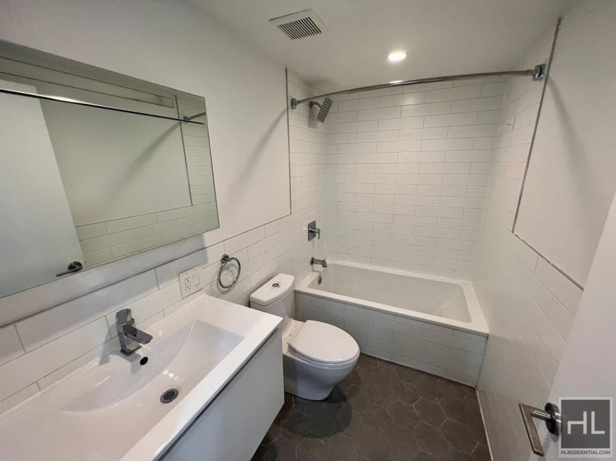 225 Macdougal St - Photo 6 of 10