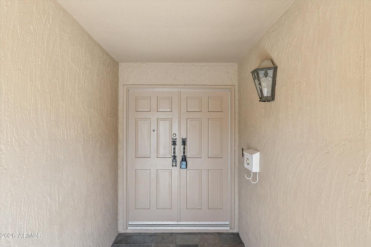 5208 N 78th Way - Photo 4 of 33
