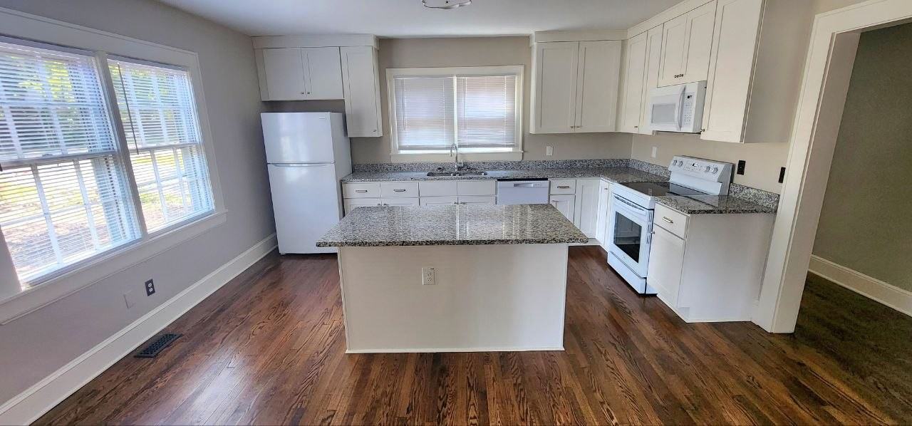 402 W Academy St #1 - Photo 4 of 12