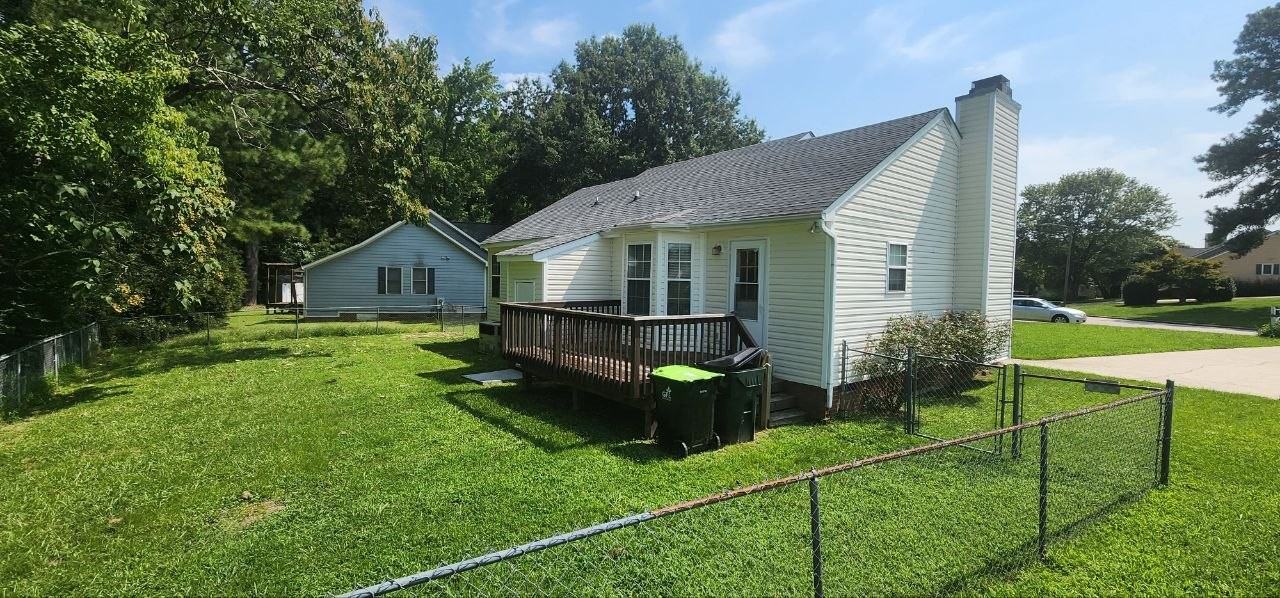 1009 Spruce Dr #1 - Photo 2 of 9
