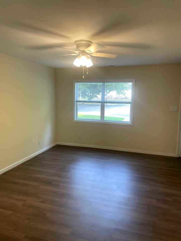 420 Wedgewood Ave #420 - Photo 5 of 10