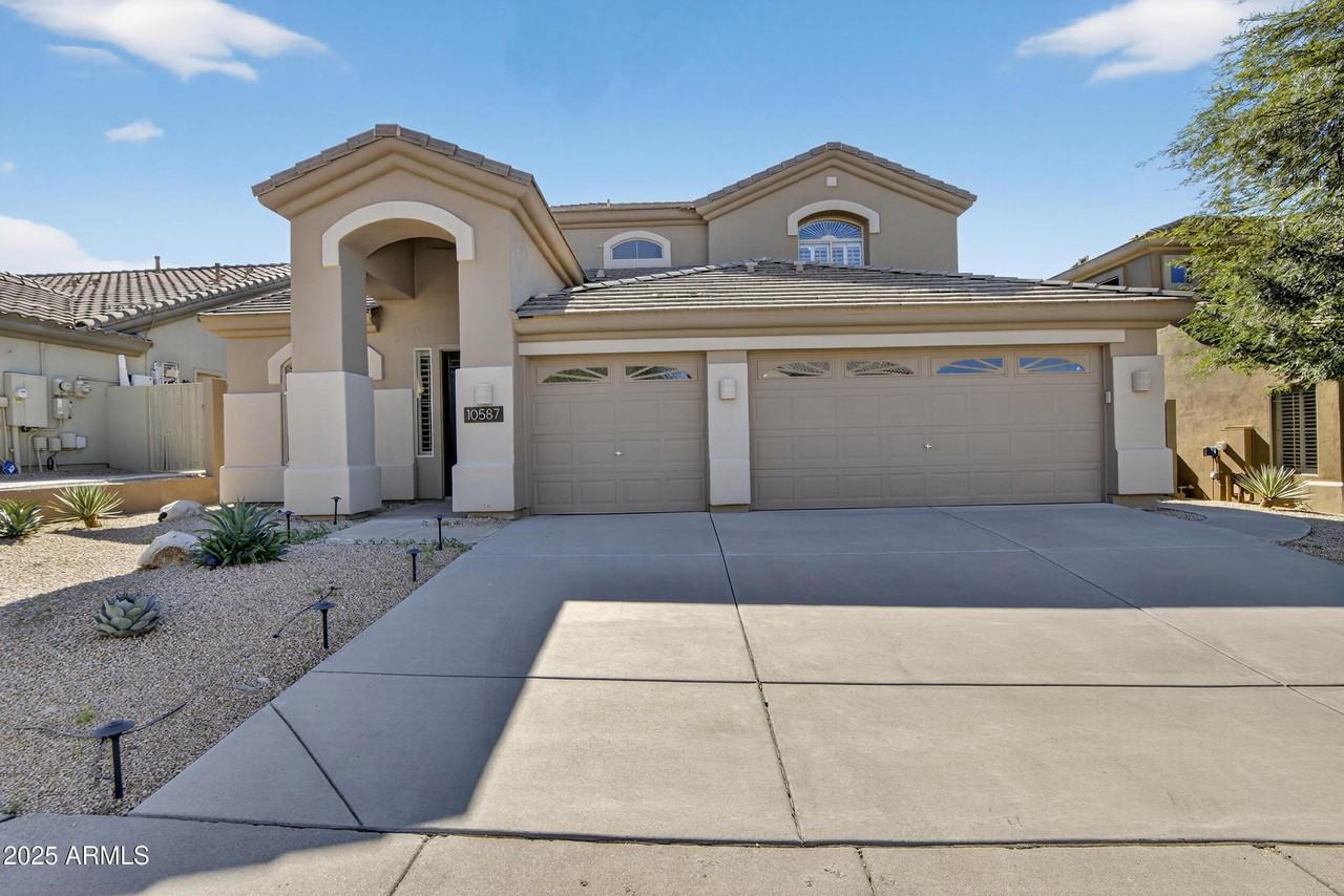 10587 E Sheena Dr - Photo 3 of 49
