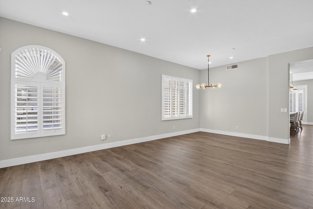 10587 E Sheena Dr - Photo 7 of 49