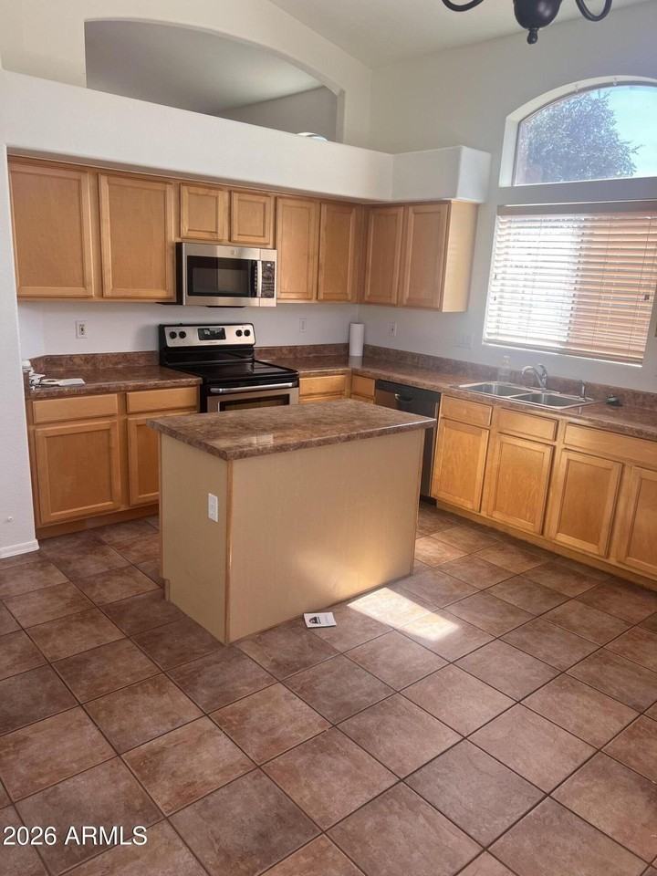 3580 W Chama Rd - Photo 2 of 8