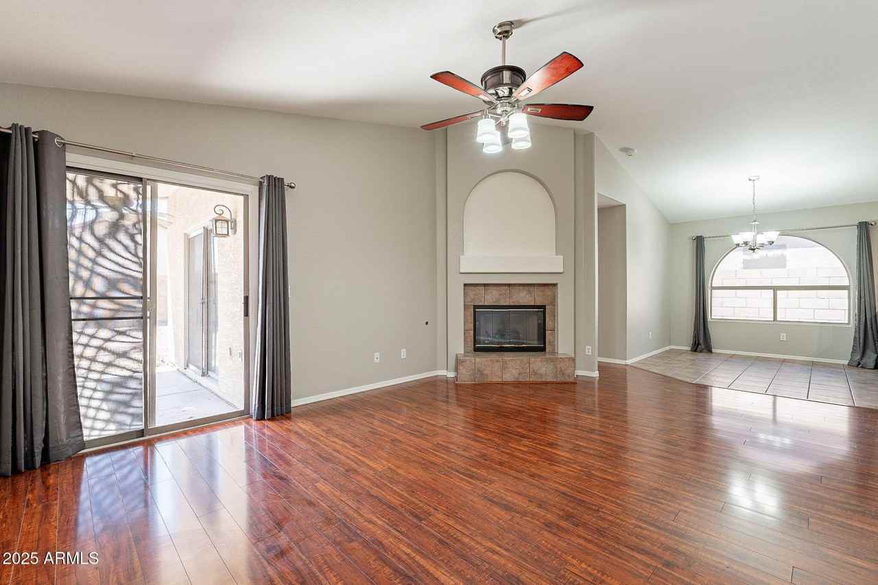 491 E Devon Dr - Photo 5 of 31