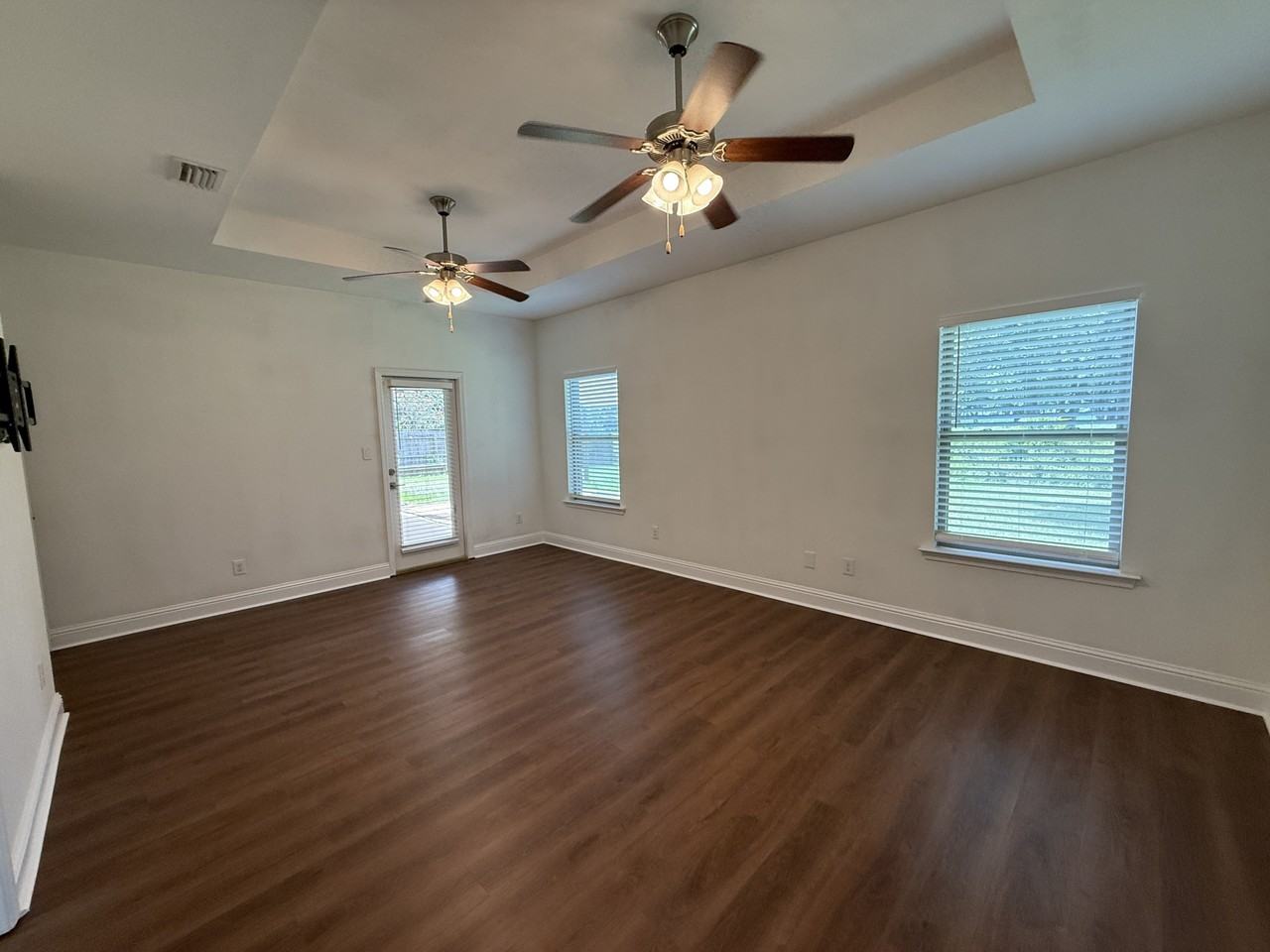 10510 Dunmore Dr - Photo 5 of 11