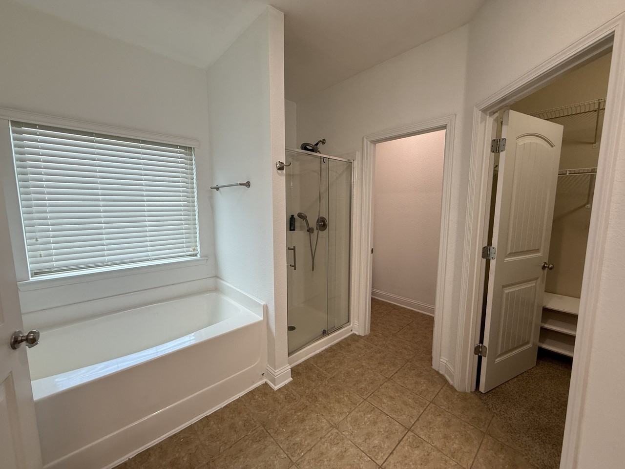 10510 Dunmore Dr - Photo 6 of 11