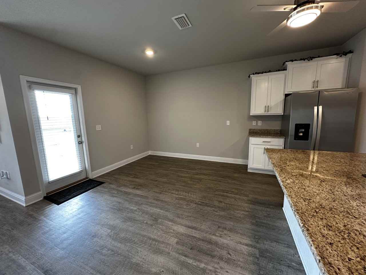 31468 Memphis Loop - Photo 4 of 26