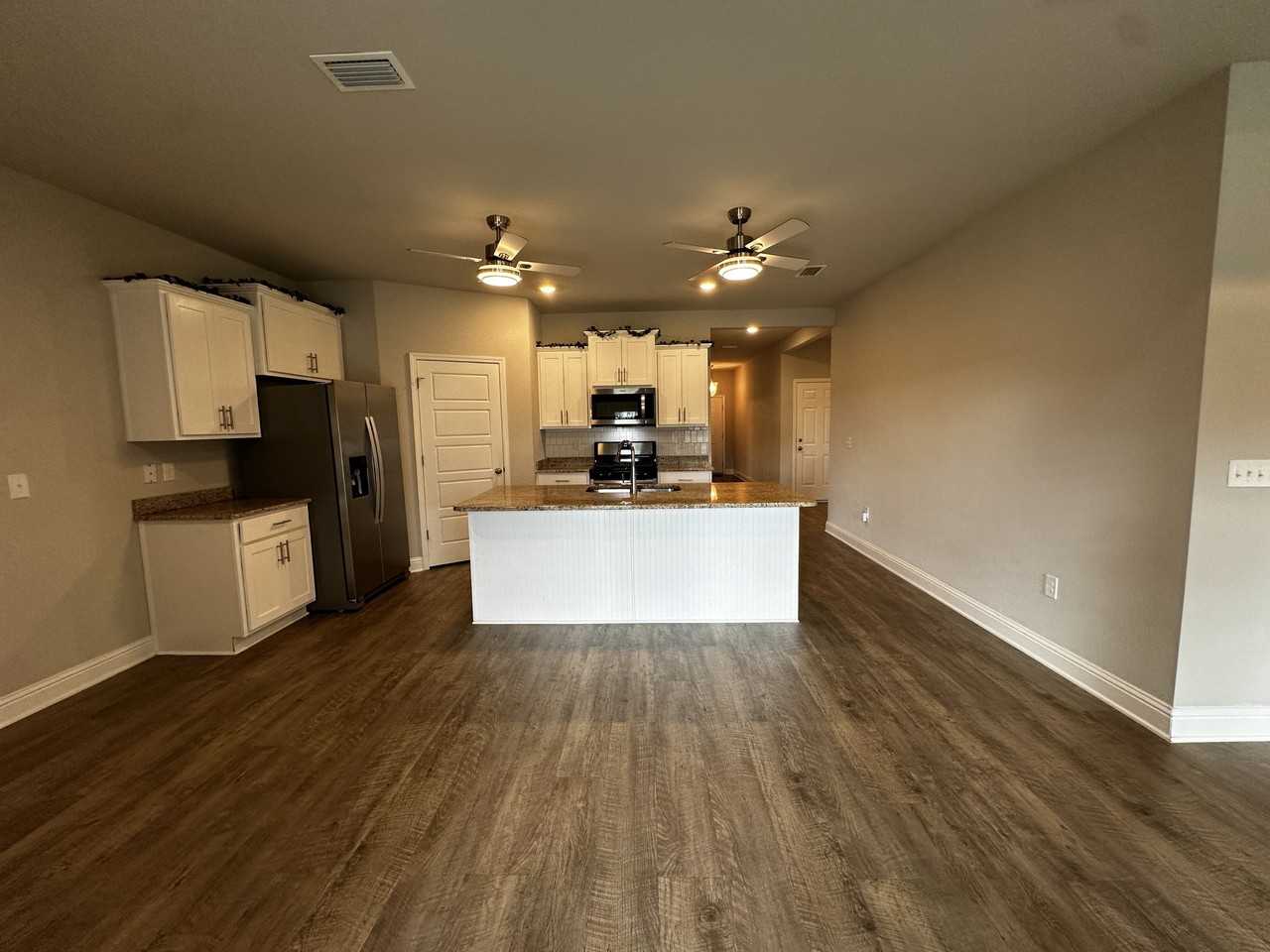 31468 Memphis Loop - Photo 5 of 26