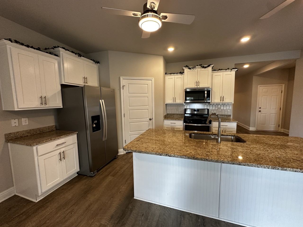 31468 Memphis Loop - Photo 6 of 26