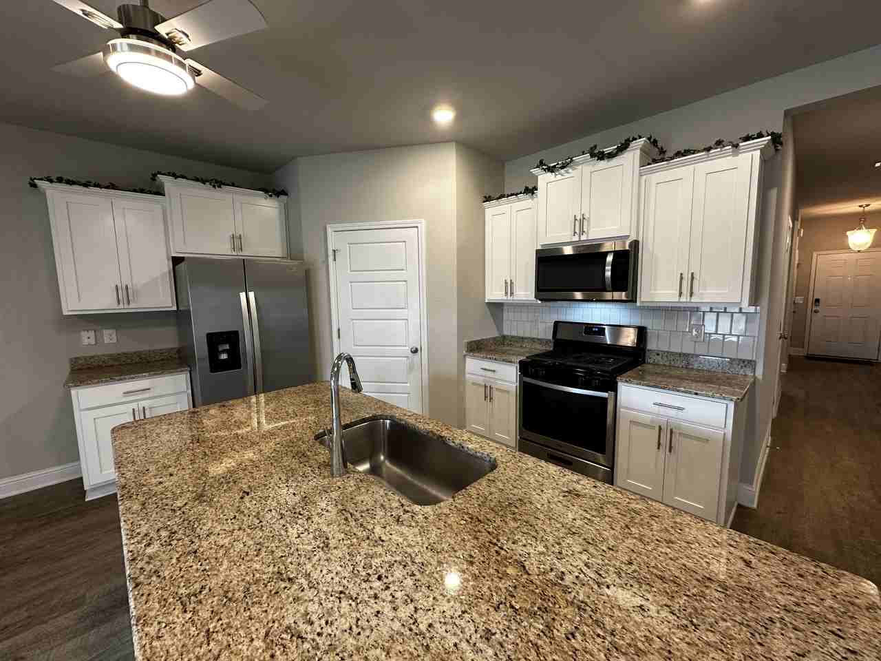 31468 Memphis Loop - Photo 7 of 26