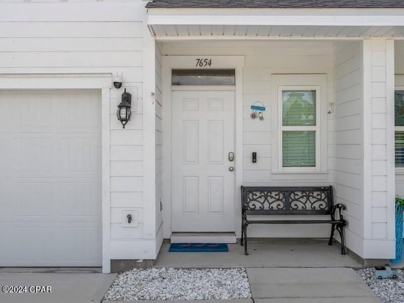 7654 Shadow Lake Dr - Photo 2 of 33