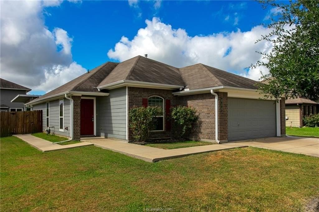815 Heritage Dr - Photo 2 of 20
