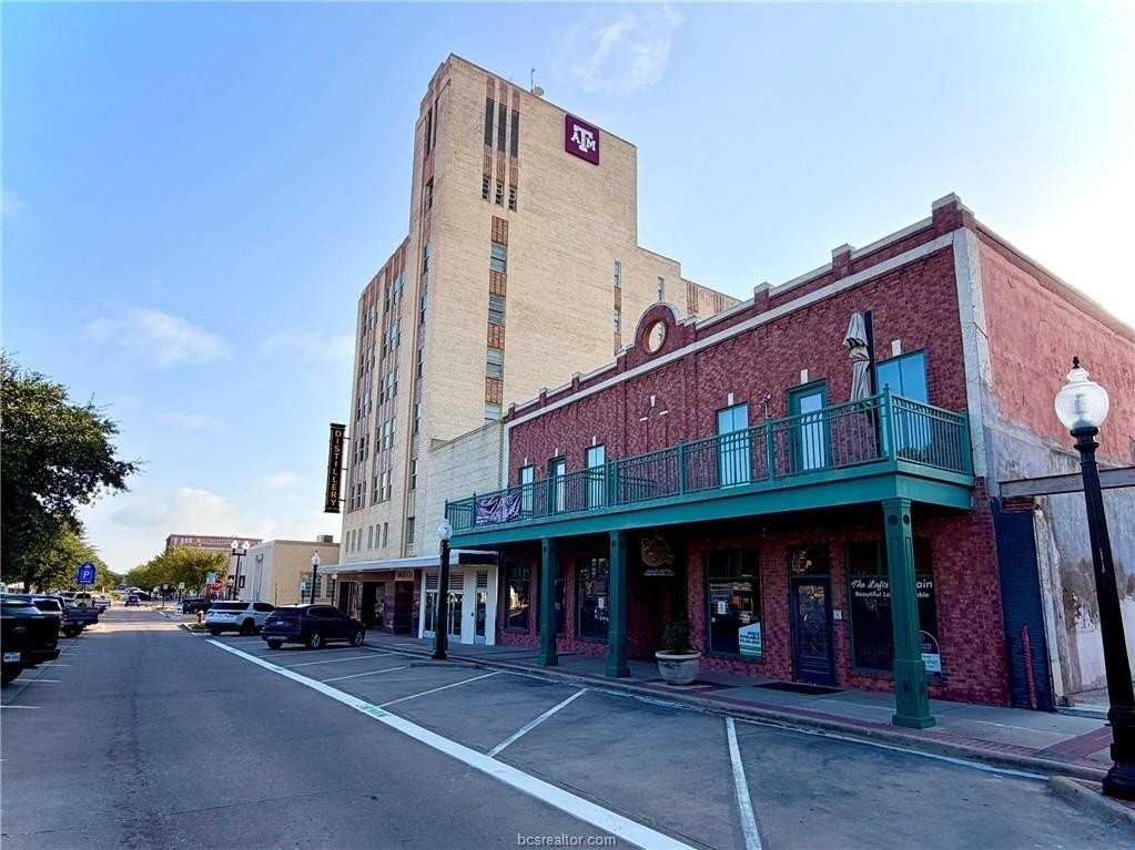 211 N Main St #23