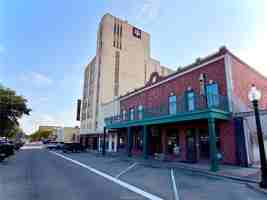 featured image of 211 N Main St #23
