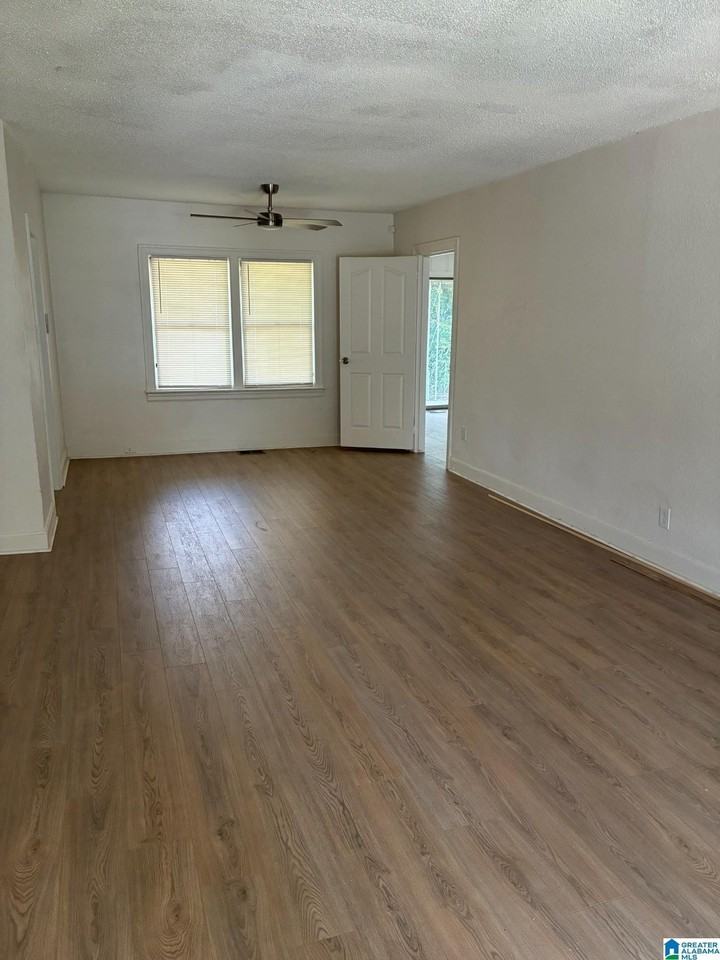 1148 24th Ave N - Photo 2 of 18
