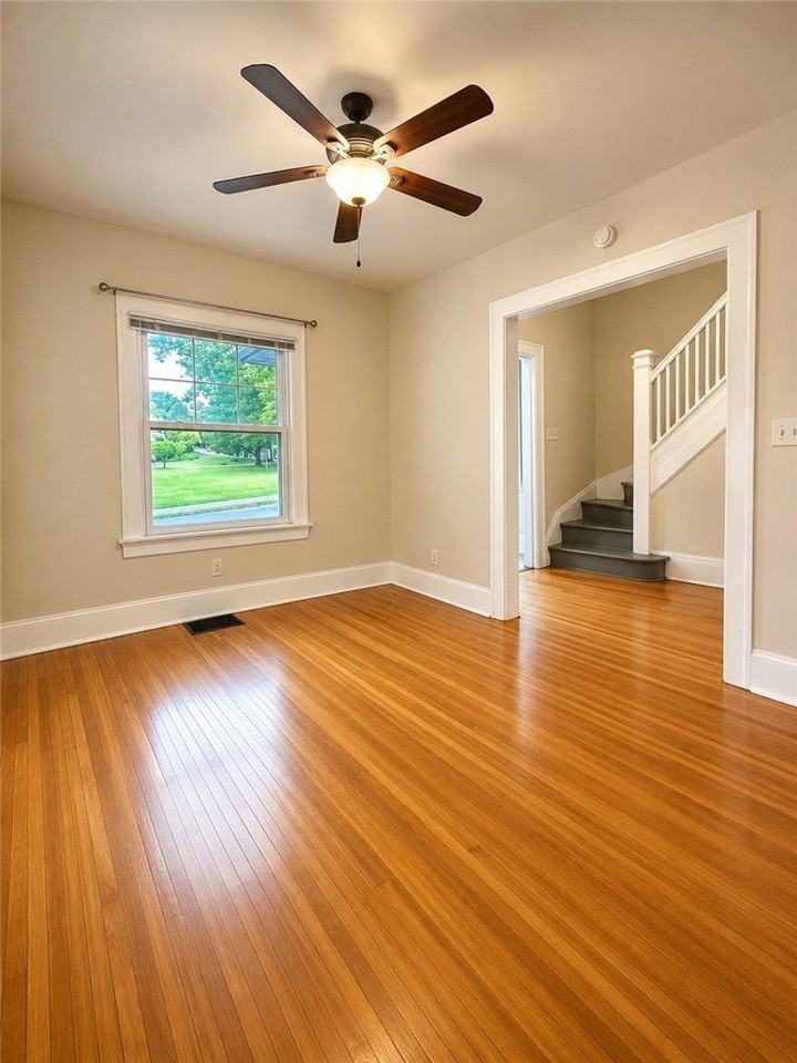 1176 Monroe Ave - Photo 6 of 25