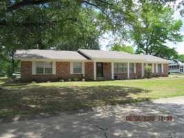 featured image of 1306 Bellemeade Dr