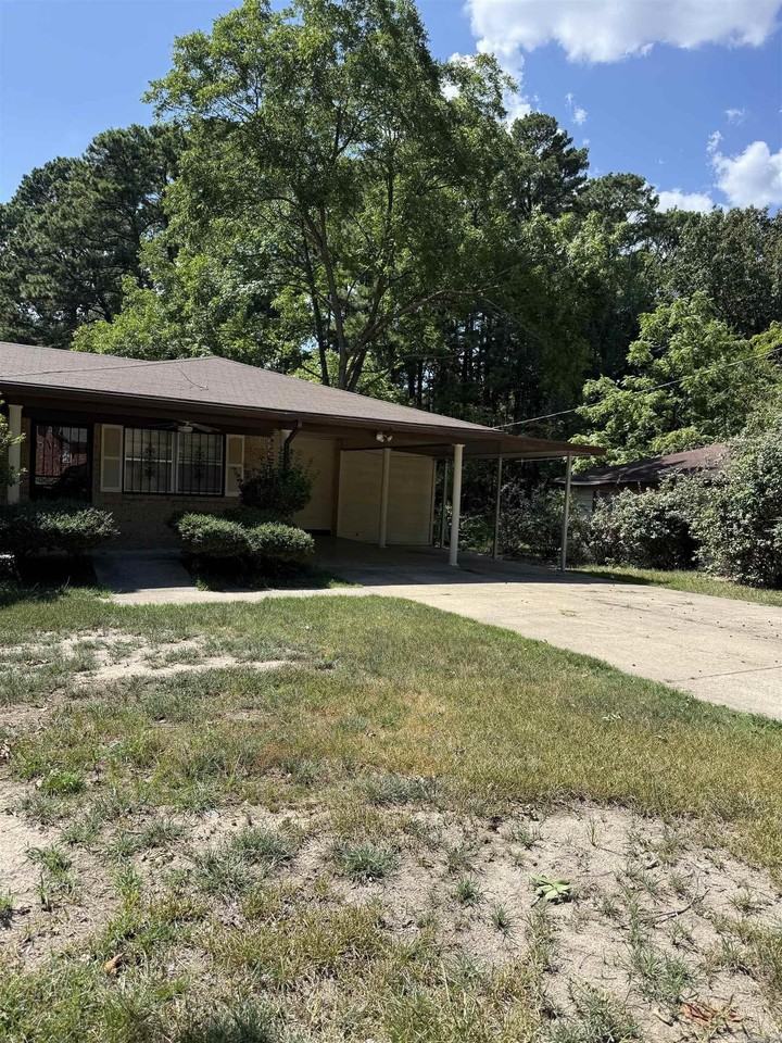 923 S Summit Rd - Photo 2 of 26