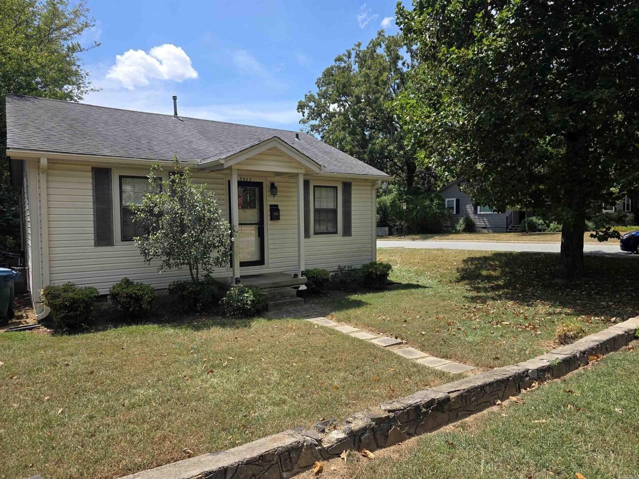 5423 C St - Photo 3 of 6