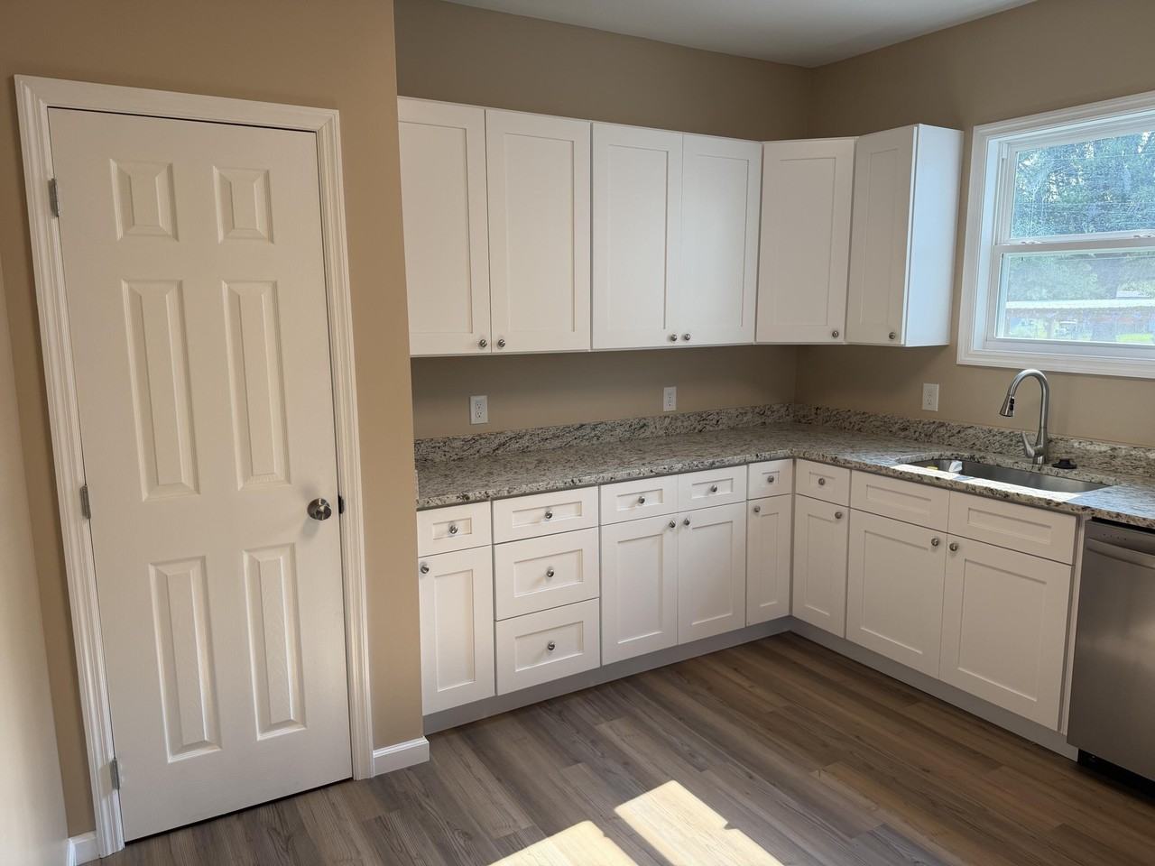 312 Cedar St - Photo 3 of 22