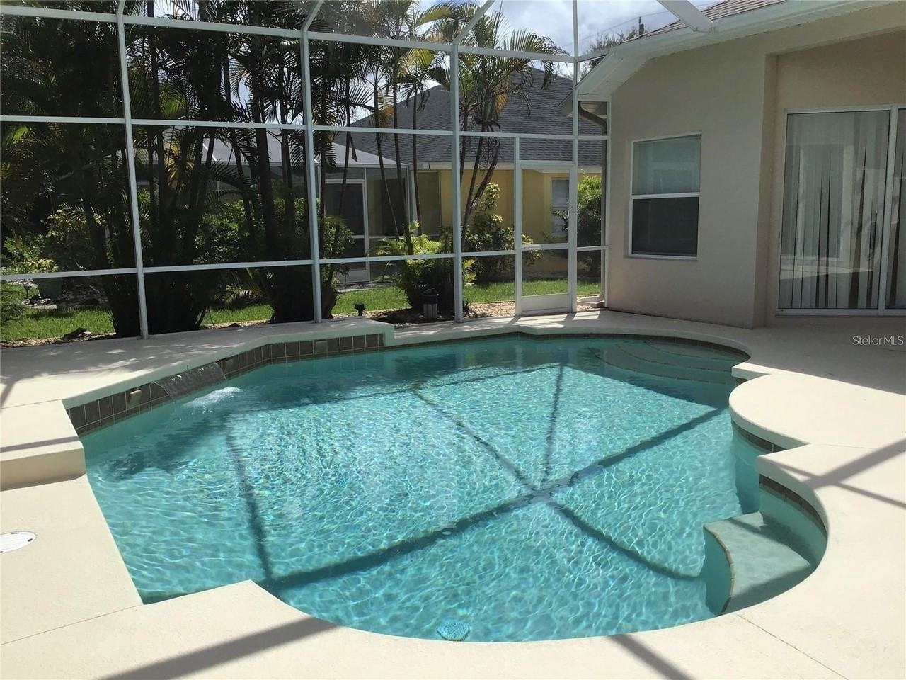 1292 W Hillsborough Blvd - Photo 2 of 19