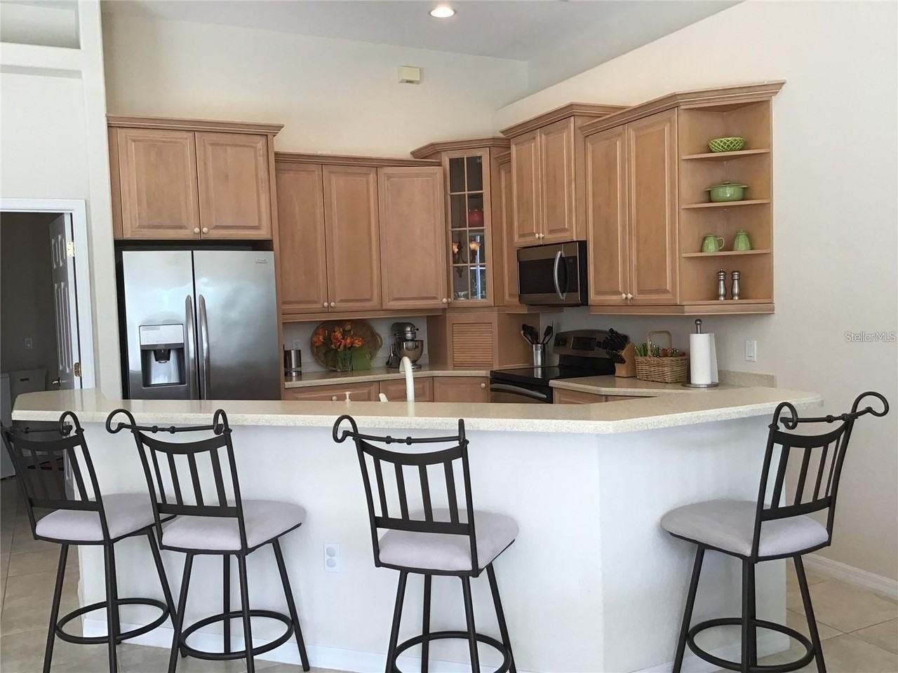 1292 W Hillsborough Blvd - Photo 7 of 19